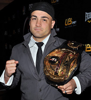 Eddie_Alvarez_belt_200_7.jpg